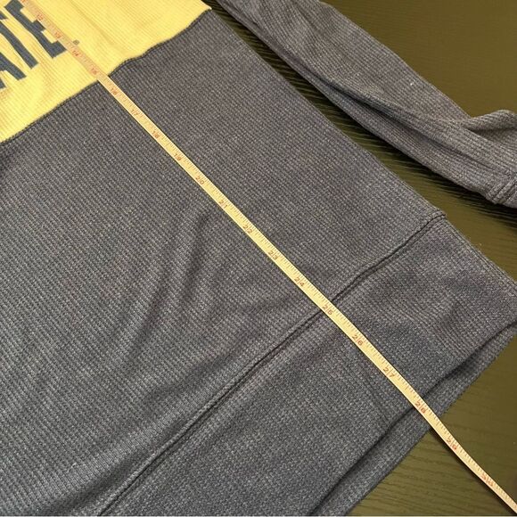 Summit Blue White Penn State Thermal Long Sleeve Top Medium NWT - Picture 12 of 12